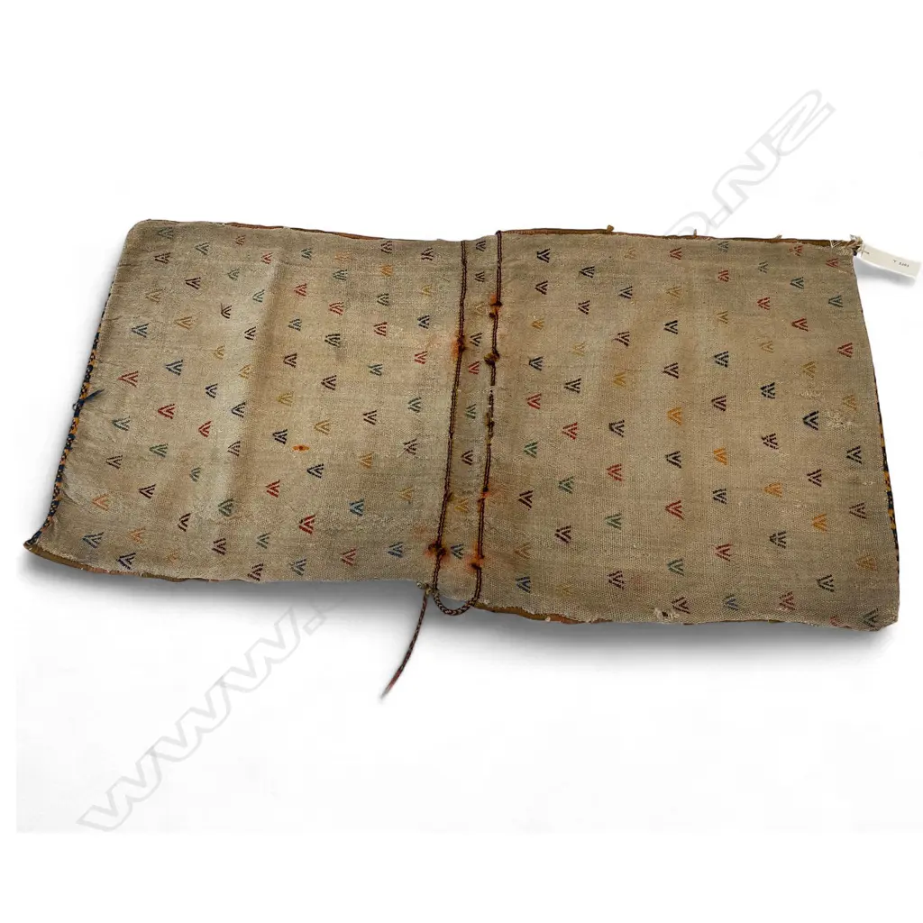 Bag – wool, - supplementary weft - double faced - white ground - rhomboid lattice repeat. 114 x 61.5cm Image 1++